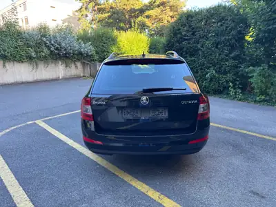 Skoda Octavia 1.8 TSI Swiss Joy — Monospace fiable, 155000 km, sans accident — tableau de bord