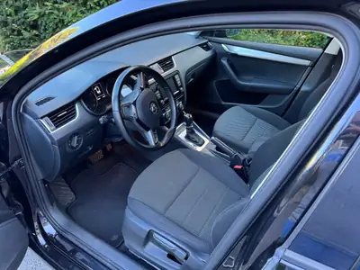 Skoda Octavia 1.8 TSI Swiss Joy — Monospace fiable, 155000 km, sans accident — Miniature 9