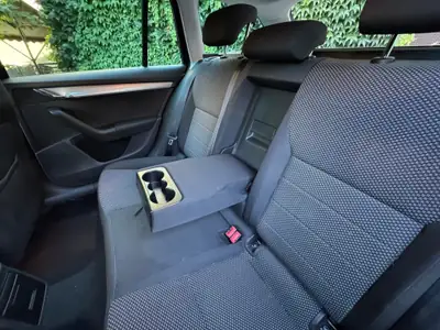 Skoda Octavia 1.8 TSI Swiss Joy — Monospace fiable, 155000 km, sans accident — Miniature 15