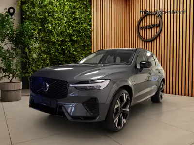 Volvo XC60 2.0 T8 TE Ultra Dark eAWD — Hybride rechargeable premium, 20 km seulement — vue extérieure