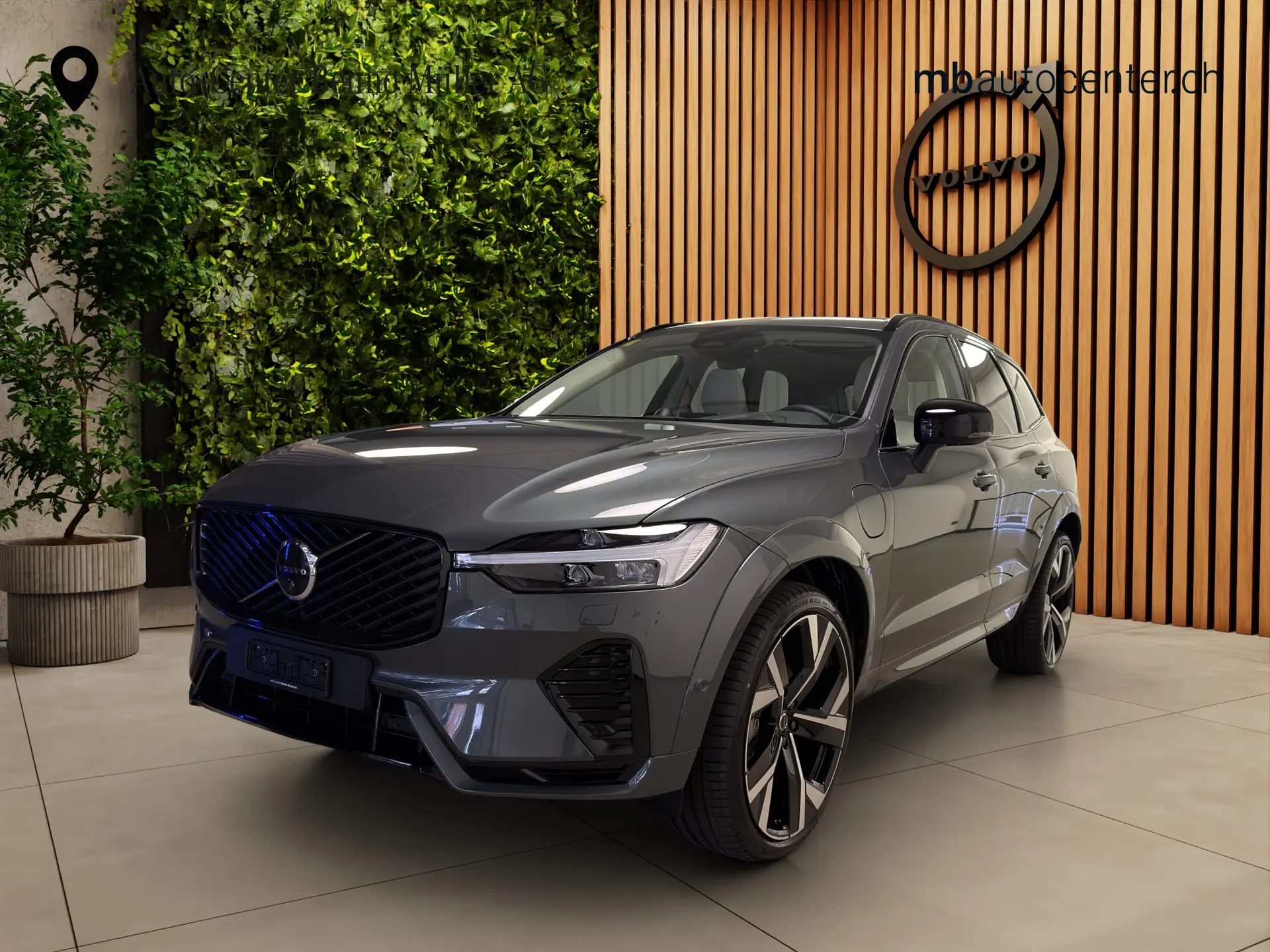Volvo XC60 2.0 T8 TE Ultra Dark eAWD — Hybride rechargeable premium, 20 km seulement