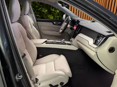 Volvo XC60 2.0 T8 TE Ultra Dark eAWD — Hybride rechargeable premium, 20 km seulement — Miniature 15
