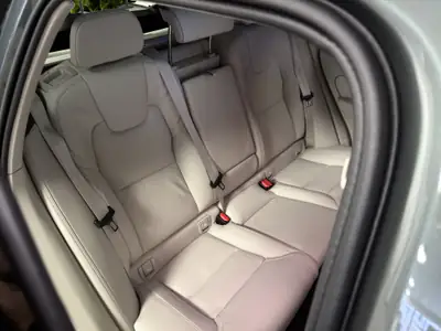 Volvo XC60 2.0 T8 TE Ultra Dark eAWD — Hybride rechargeable premium, 20 km seulement — Miniature 16