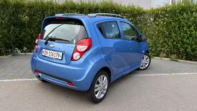 Chevrolet Spark 1.2 16V LS — Citadine économique, clim et Bluetooth intégrés — fianco