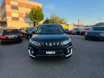 Suzuki Vitara 1.5 Hybrid Edition 35 Top 4x4 — SUV compact hybride, 17'000 km seulement — vue extérieure