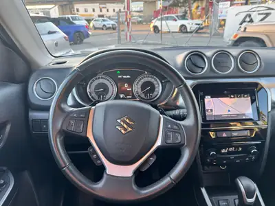 Suzuki Vitara 1.5 Hybrid Edition 35 Top 4x4 — SUV compact hybride, 17'000 km seulement — Miniature 10