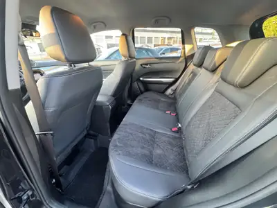 Suzuki Vitara 1.5 Hybrid Edition 35 Top 4x4 — SUV compact hybride, 17'000 km seulement — Miniature 18