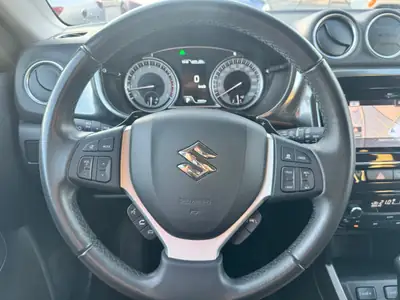 Suzuki Vitara 1.5 Hybrid Edition 35 Top 4x4 — SUV compact hybride, 17'000 km seulement — Miniature 17