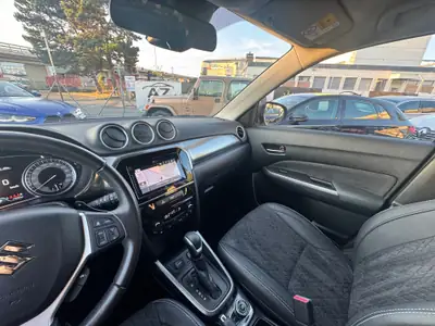 Suzuki Vitara 1.5 Hybrid Edition 35 Top 4x4 — SUV compact hybride, 17'000 km seulement — Miniature 21