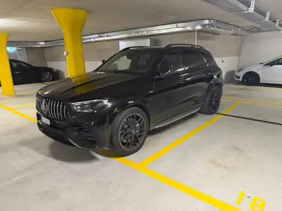 Mercedes-Benz GLE 53 AMG 4matic+ — SUV haute performance hybride, 21 500 km seulement — vue extérieure
