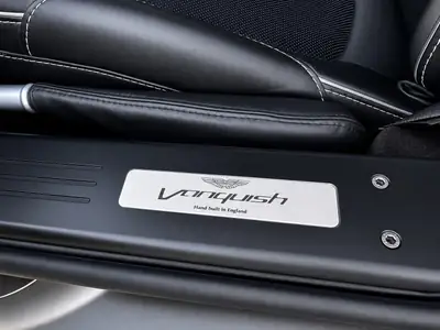 Aston Martin V12 Vanquish Carbon Édition — Grand tourer de prestige, 59 500 km — Miniatur 7