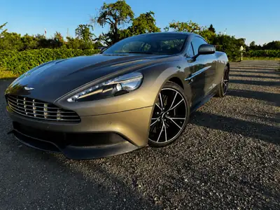 Aston Martin V12 Vanquish Carbon Édition — Grand tourer de prestige, 59 500 km — Miniatur 10
