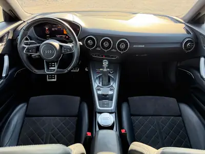Audi TT S Coupé quattro 2016 — Sport compact sans compromis, entretien suivi — interior