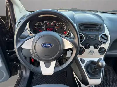 Ford KA 1.25 Trend 2011 — Citadine maligne, entretien complet, faibles kilomètres — Miniature 10