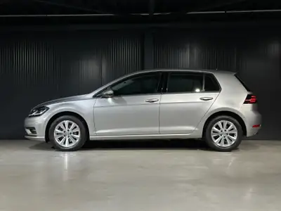 VW Golf 1.5 TSI EVO Comfortline — Berline polyvalente, faible consommation et équipements premium — Miniature 9