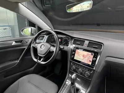 VW Golf 1.5 TSI EVO Comfortline — Berline polyvalente, faible consommation et équipements premium — Miniature 14