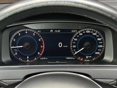 VW Golf 1.5 TSI EVO Comfortline — Berline polyvalente, faible consommation et équipements premium — Miniature 17