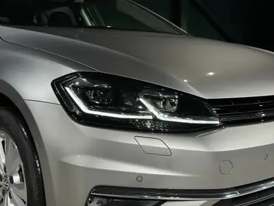 VW Golf 1.5 TSI EVO Comfortline — Berline polyvalente, faible consommation et équipements premium — Miniature 25