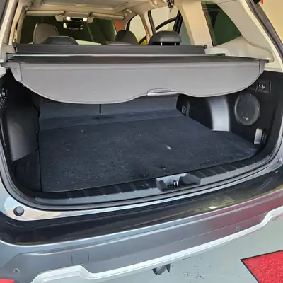 Subaru Forester 2.0i e-Boxer Luxury — SUV hybride mild, 93000 km, design intemporel — cruscotto