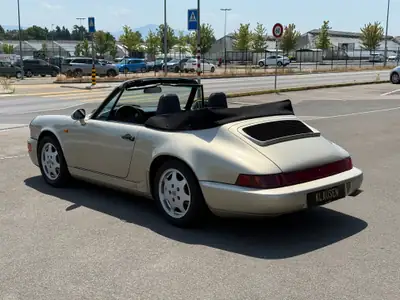 Porsche 911 3.6 Carrera 4 Cabriolet — Roadster mythique des années 90, propulsion intégrale — tableau de bord
