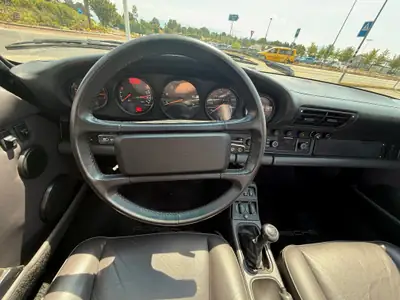 Porsche 911 3.6 Carrera 4 Cabriolet — Roadster mythique des années 90, propulsion intégrale — Miniature 11
