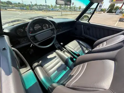 Porsche 911 3.6 Carrera 4 Cabriolet — Roadster mythique des années 90, propulsion intégrale — Miniature 10
