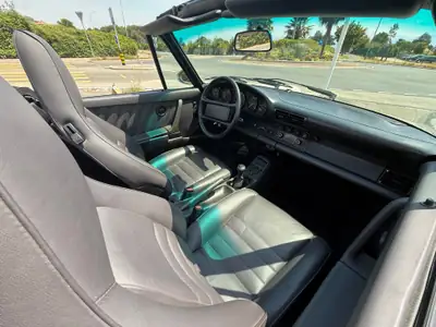 Porsche 911 3.6 Carrera 4 Cabriolet — Roadster mythique des années 90, propulsion intégrale — Miniature 13