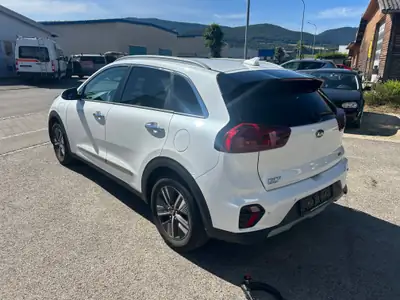 Kia Niro 1.6 GDi Plug-in Hybrid — SUV rechargeable, consommation imbattable — arrière
