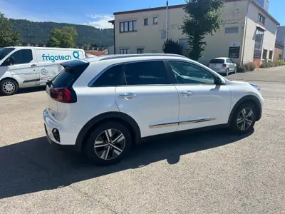 Kia Niro 1.6 GDi Plug-in Hybrid — SUV rechargeable, consommation imbattable — intérieur