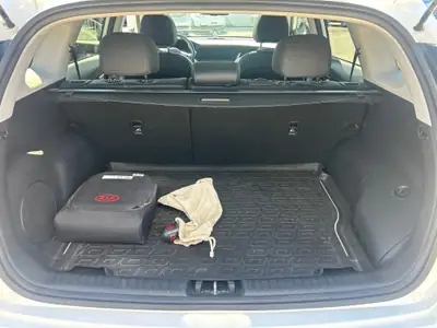 Kia Niro 1.6 GDi Plug-in Hybrid — SUV rechargeable, consommation imbattable — Miniature 11