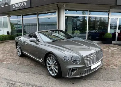 Bentley Continental GTC 6.0 W12 — Cabriolet de luxe, 635 ch, édition Centenary — vue extérieure