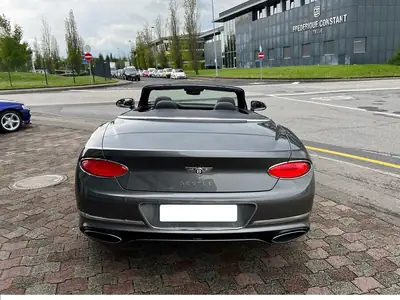 Bentley Continental GTC 6.0 W12 — Cabriolet de luxe, 635 ch, édition Centenary — Miniature 10