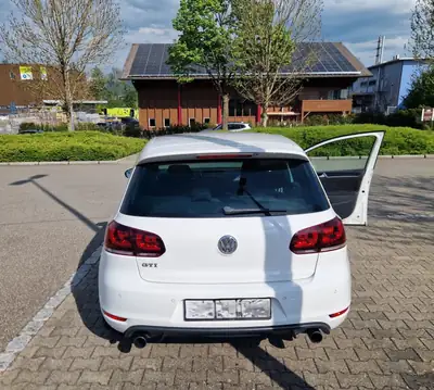 VW Golf 2.0 TSI GTI DSG — Moteur révisé 40'000 km, performance authentique — Heckansicht