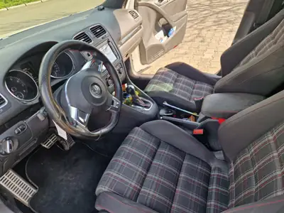 VW Golf 2.0 TSI GTI DSG — Moteur révisé 40'000 km, performance authentique — Innenraum