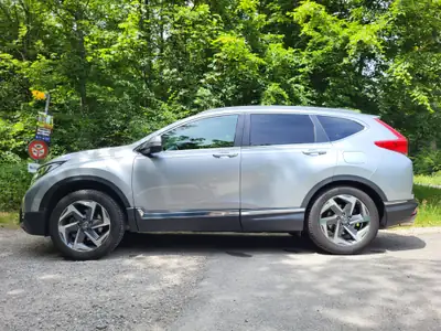 Honda CR-V 1.5i-VTEC Executive 4WD — SUV polyvalent, historique complet, 47'500 km — intérieur