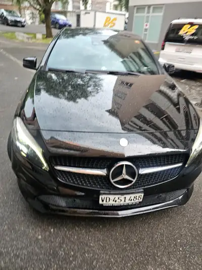 Mercedes-Benz Classe A 200 d Night Star — Diesel efficace, 159'000 km, design premium — Seitenansicht