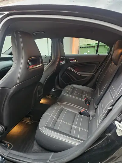 Mercedes-Benz Classe A 200 d Night Star — Diesel efficace, 159'000 km, design premium — Innenraum