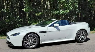 Aston Martin V8 Vantage S Roadster — Cabriolet de prestige 436 ch, 34'000 km — cruscotto