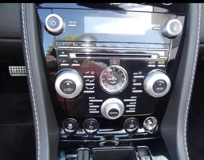 Aston Martin V8 Vantage S Roadster — Cabriolet de prestige 436 ch, 34'000 km — Miniatura 11