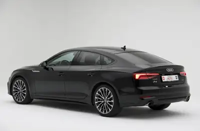 Audi A5 Sportback 2.0 TFSI S-Line — Coupé dynamique, quattro intégral, entretien premium — arrière