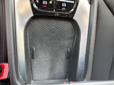 MG HS 1.5 PHEV Luxury — SUV hybride rechargeable, 32 500 km, design premium noir métallisé — Miniatura 20