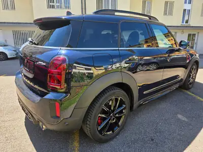 MINI Countryman 2.0i John Cooper Works ALL4 — Performance sportive et polyvalence 4x4 — interior