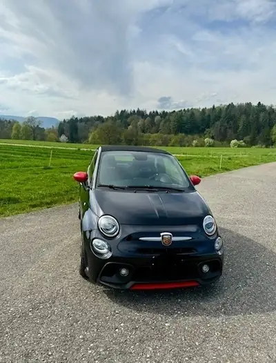 FIAT 500 Abarth 1.4 T-Jet 145 — Cabriolet sportif, 75'000 km seulement — Seitenansicht