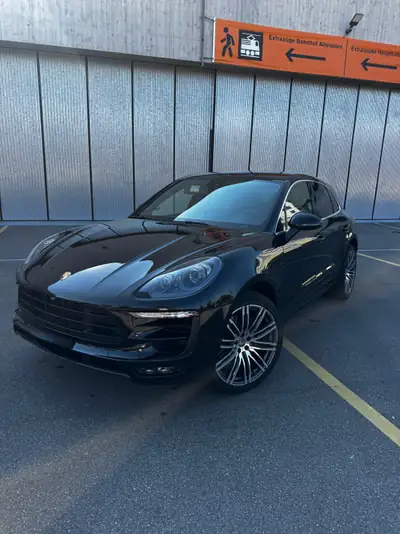 Porsche Macan 3.0 V6 GTS — SUV sportif 360 ch, véhicule de collection en excellent état — exterior view