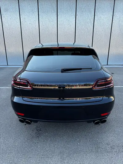 Porsche Macan 3.0 V6 GTS — SUV sportif 360 ch, véhicule de collection en excellent état — rear view