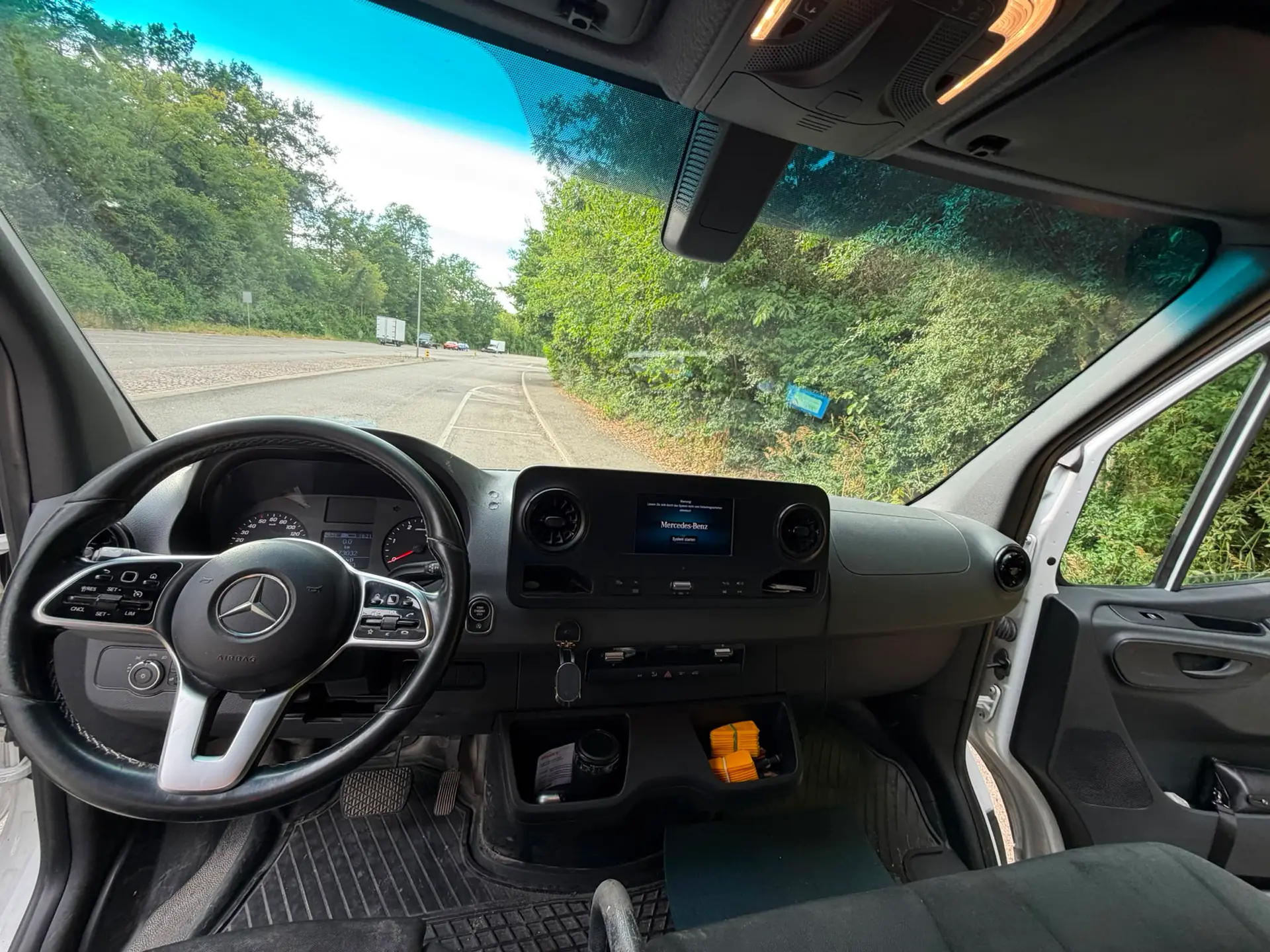 Mercedes-Benz Sprinter 314 CDI — Utilitaire fiable, 173 000 km, boîte auto — vue extérieure