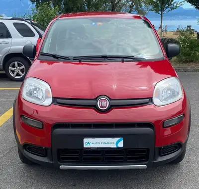Fiat Panda 0.9 TwinAir Turbo 4x4 — Citadine polyvalente, rouge métallisé, très économique — Außenansicht