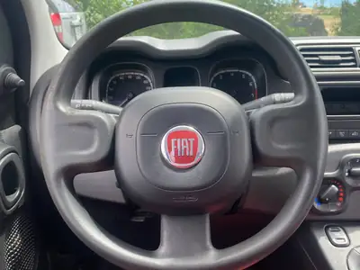 Fiat Panda 0.9 TwinAir Turbo 4x4 — Citadine polyvalente, rouge métallisé, très économique — Miniatur 11