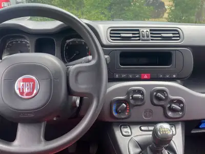 Fiat Panda 0.9 TwinAir Turbo 4x4 — Citadine polyvalente, rouge métallisé, très économique — Miniatur 13