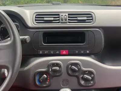 Fiat Panda 0.9 TwinAir Turbo 4x4 — Citadine polyvalente, rouge métallisé, très économique — Miniatur 17
